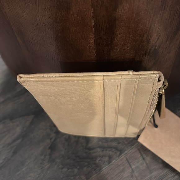 Margot New York Genuine Leather zipper top, internal coin holder, 4 card slot - Picture 5 of 6